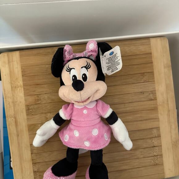 Minnie Mouse soft doll - Picture 1 of 4